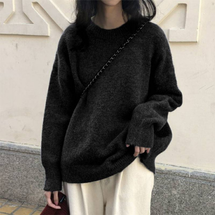 Miola casual long sleeve round neck sweater with a relaxed fit