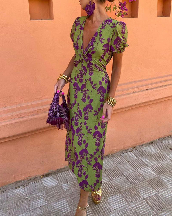 Abigail | Chic Leaf Print V-Neck Dress
