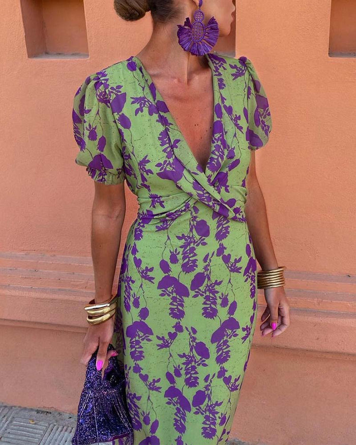 Abigail | Chic Leaf Print V-Neck Dress