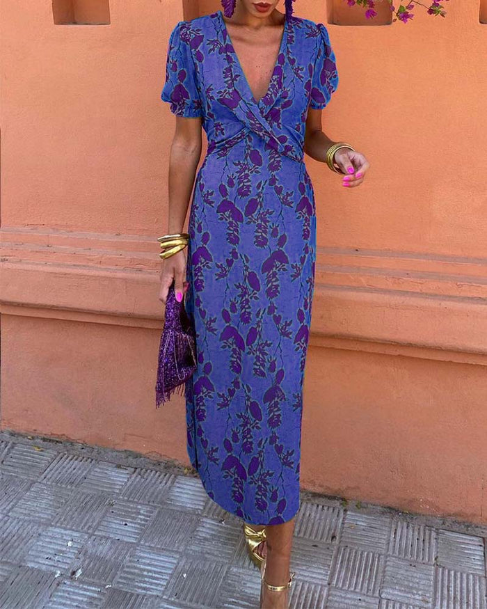 Abigail | Chic Leaf Print V-Neck Dress