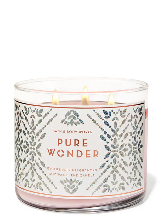 BATH AND BODY WORKS Pure Wonder exclusively fragranced soy wax blend candle شمعة معطرة بالزيوت الاساسية العطرية من باث اند بودي وركس