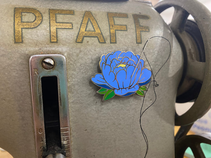 Blue Peony Needle Minder