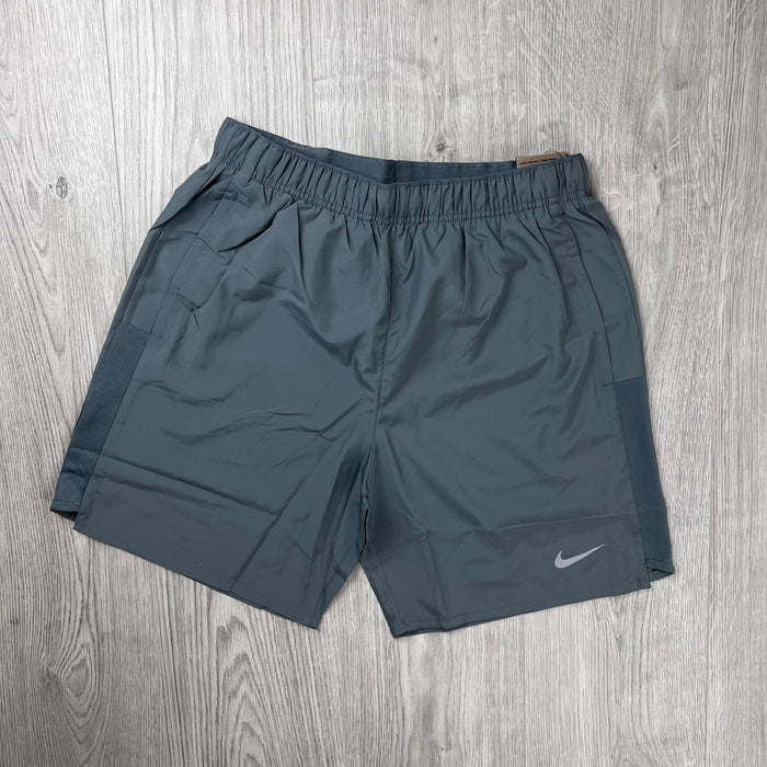 Nike 'Challenger' Pocket Short Set - Black/Smoke Grey
