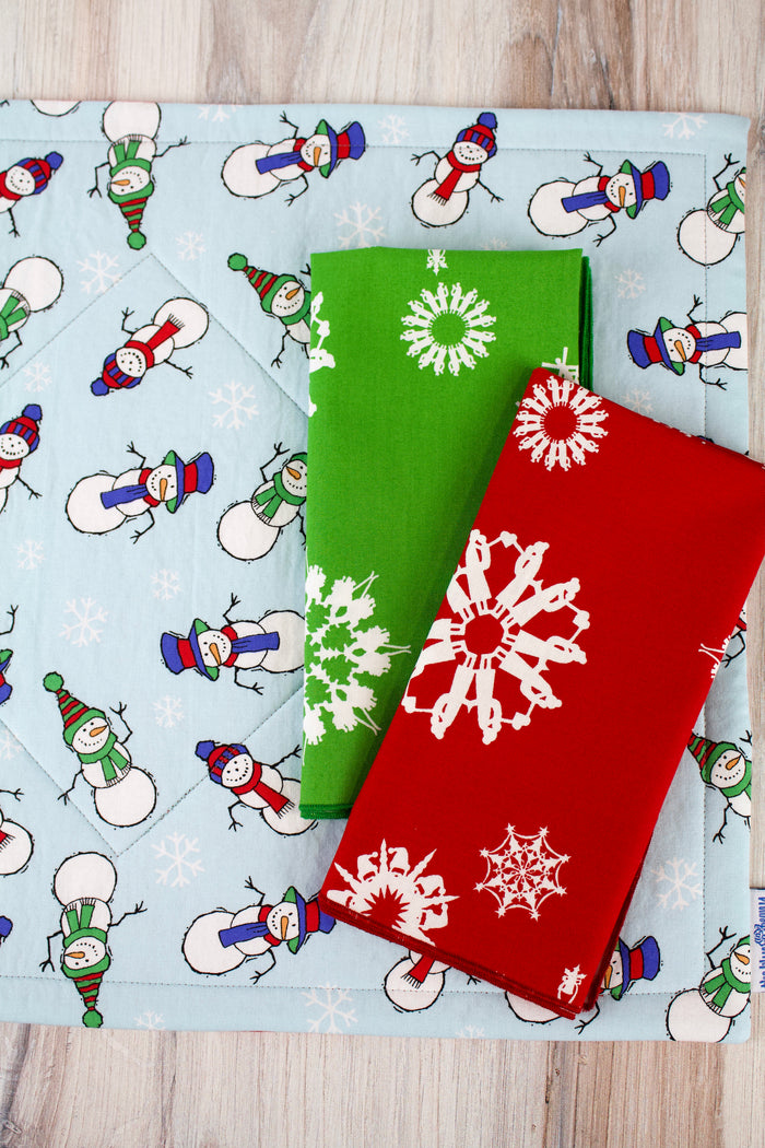 Folksy Flakes Christmas Napkins (Set of 4)-The Blue Peony-Category_Napkins,Category_Table Linens,Color_Green,Color_Red,Department_Kitchen,Material_Cotton,Theme_Christmas,Theme_Winter