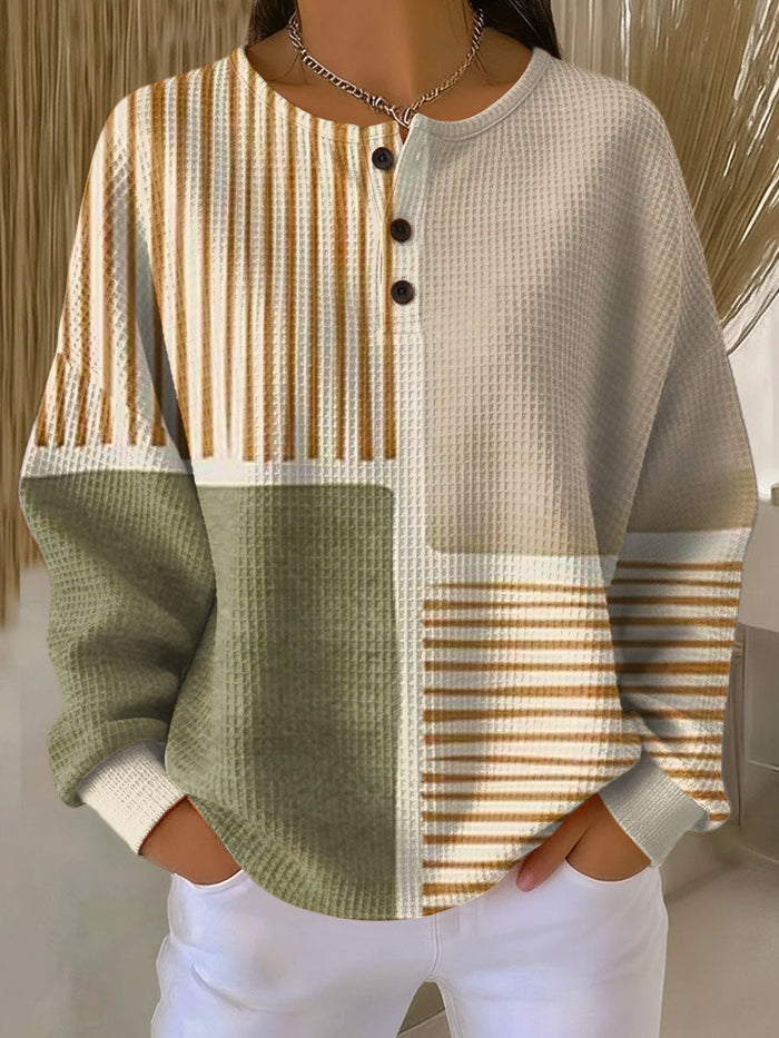 Luna cozy waffle-knit women's sweater with relaxed fit in multicolor