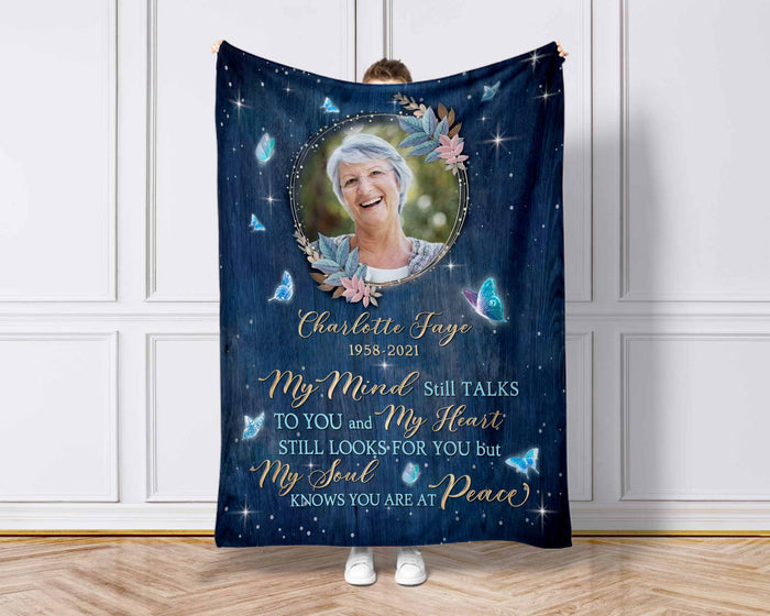 Memorial Blankets With Photo For Loss Of Grandma, Remembrance Memorial Blankets For Funeral, My Mind Still Talks To You Gifts
