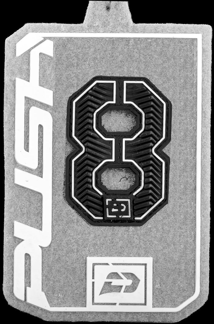 8 / Black