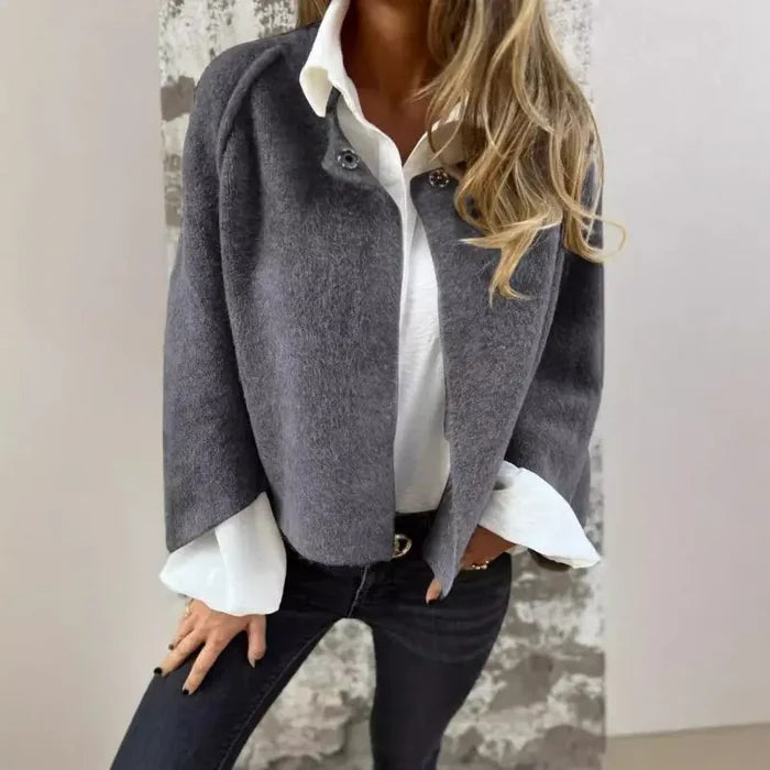 Tess modern wool cardigan with round neckline and long sleeves in beige