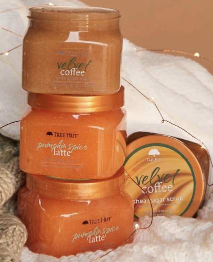 TREE HUT Tree Hut Pumpkin Spice Latte Shea Sugar Scrub مقشر الجسم بسكر الشيا في رائحة الخريف